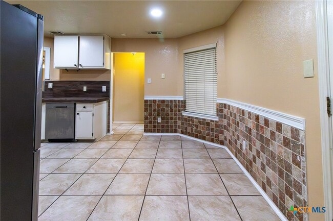 Building Photo - 4406 Bowles Dr