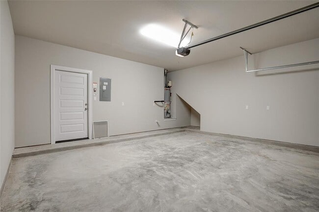 Building Photo - 135 Living Reef Dr