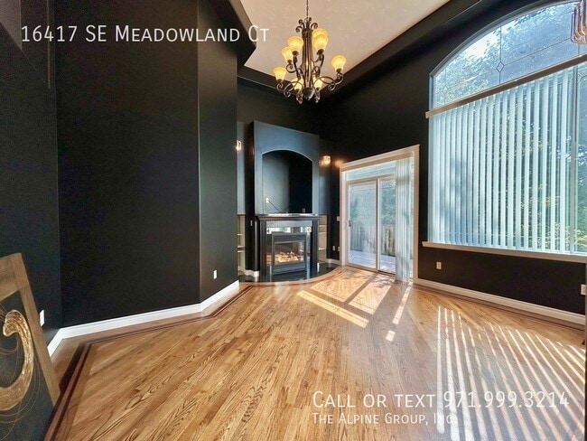 Building Photo - 16417 SE Meadowland Ct