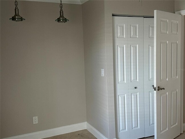 Building Photo - 230 Sun Vista Ct N