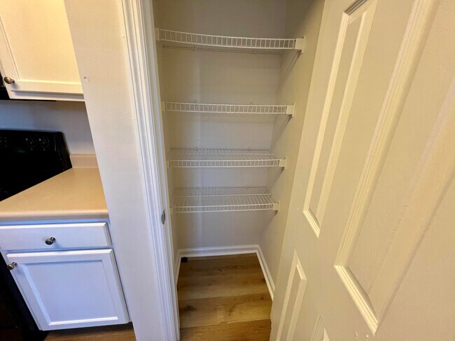 Building Photo - 707 Porter Ln