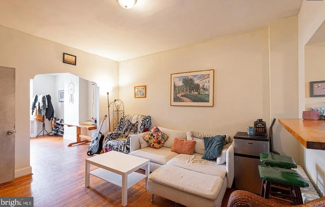 Building Photo - Spacious 4BR Home Steps from Frankford Ave | Private Patio + Tons of Natural Light