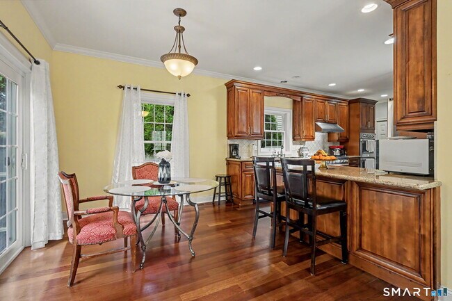 Building Photo - 56 Barholm Ave