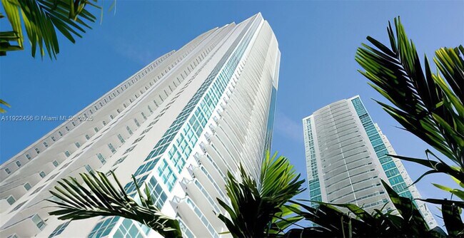 Building Photo - 950 Brickell Bay Dr