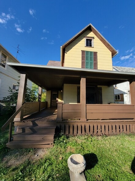 Building Photo - 25 Swanger Ave