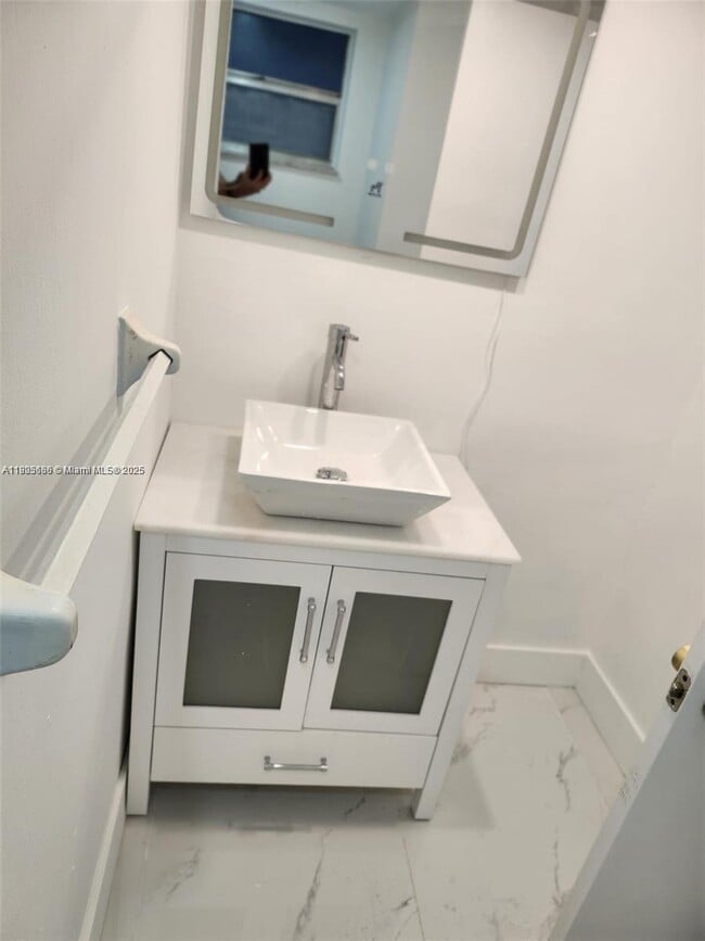 Building Photo - 1780 NE 191st St