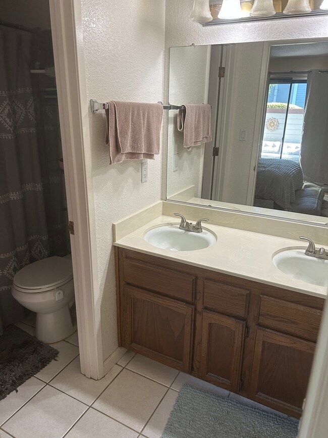 Building Photo - 7417 Auburn Oaks Ct