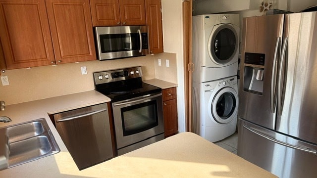 Kitchen and Laundry Area - 17318 NW 74th Ave