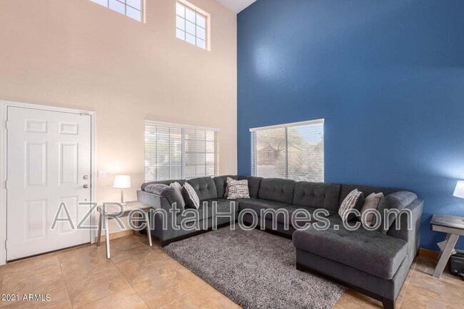 Building Photo - 3618 N Santiago Cir
