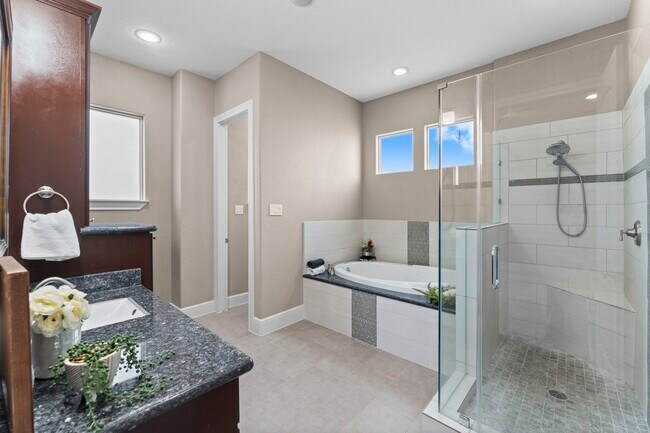 Building Photo - 127 Benjis Pl