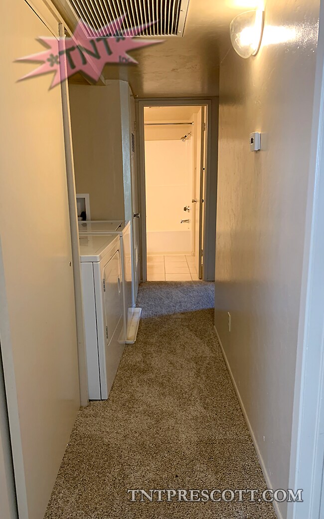 Building Photo - Villas at the Ridge Condo