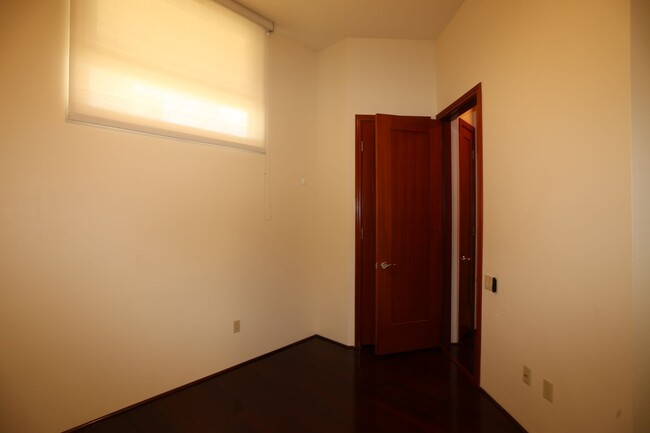 Building Photo - Loft at Waikiki - 2 Bdrm/2 Bath/2 Prkg - $...