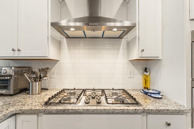 Building Photo - 5822 Whitebark Dr