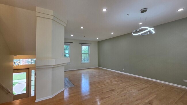 Building Photo - 2631 N Greenwood Ave