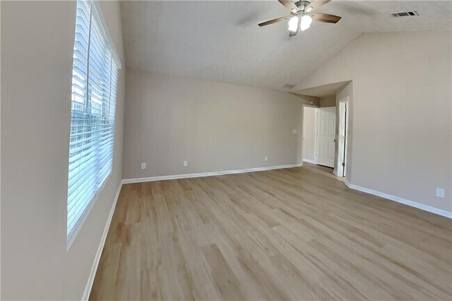 Building Photo - 2929 Sentinel Cir