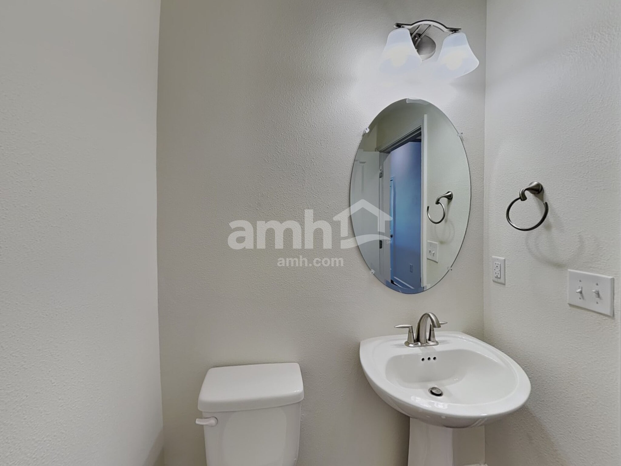 Building Photo - 524 Pine Terrace Dr