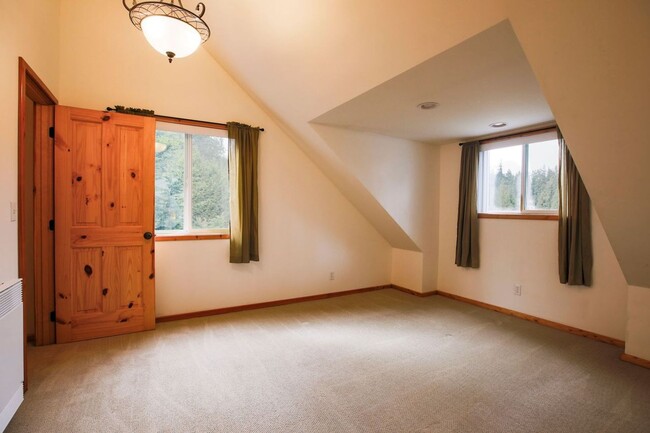 Building Photo - Lovely Home and Property Located on Honeymoon Lake!