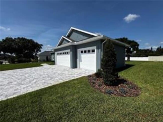 Building Photo - 1781 Lakehill Dr