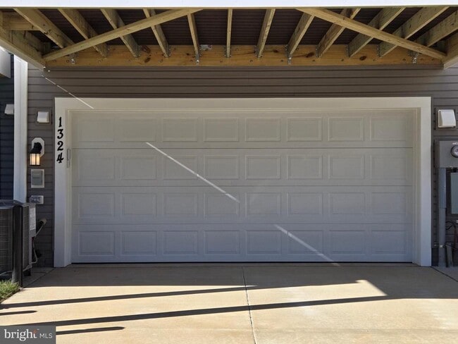 Building Photo - 1324 Red Clover Ln