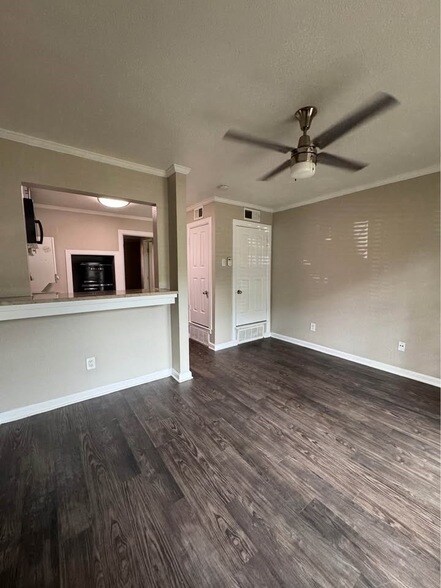 Building Photo - 4335 Cedar Springs Rd