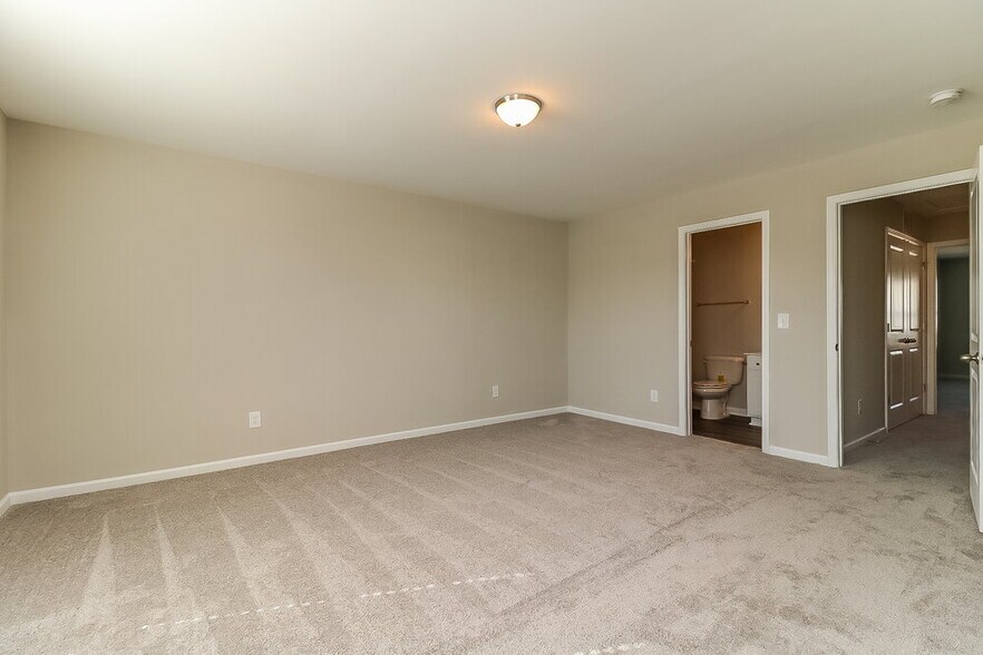 Building Photo - 546 Wendell Falls Pkwy