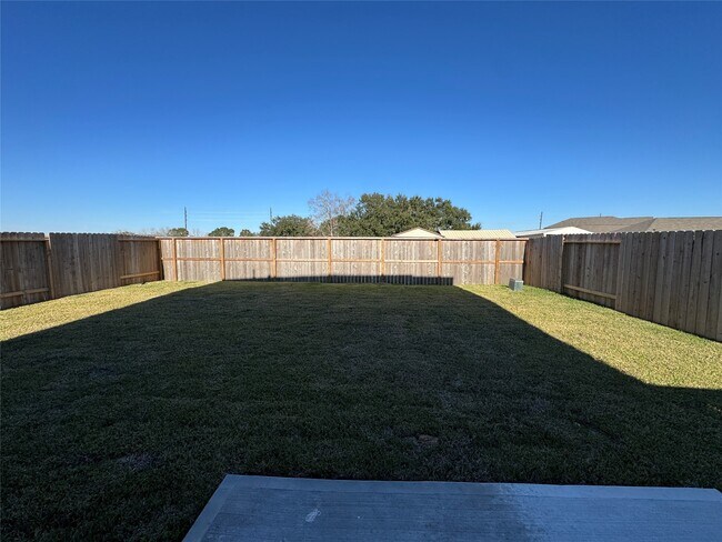 Building Photo - 8219 Vacek Xing Wy