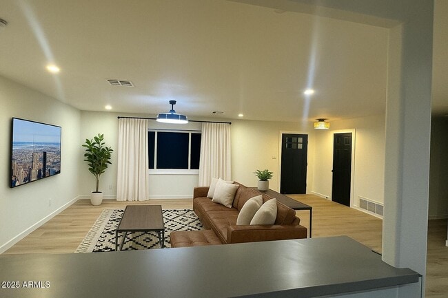 Building Photo - 3109 E Cholla St
