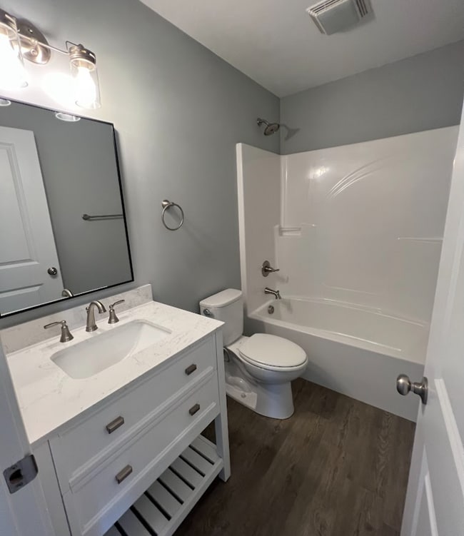 Building Photo - 3615 Lyle Ave