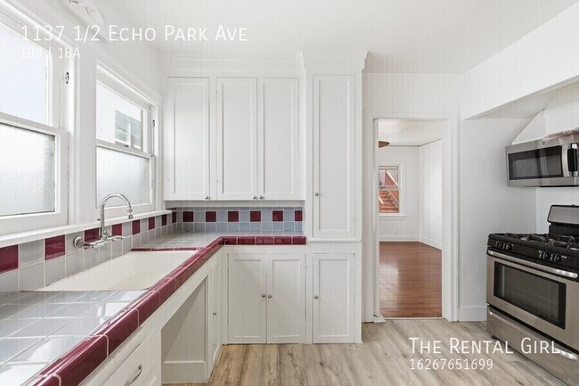 Building Photo - 1137 1/2 Echo Park Ave-