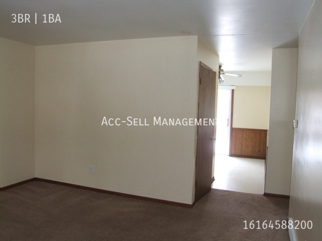 Building Photo - 5798 Christie Ave SE