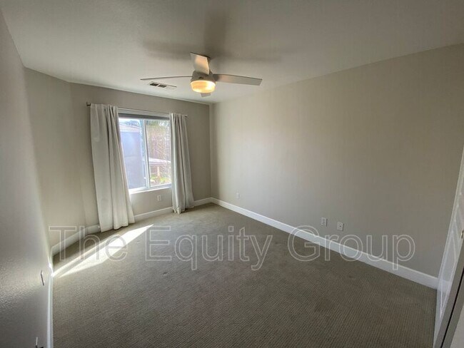 Building Photo - 5949 W Whitley Ave