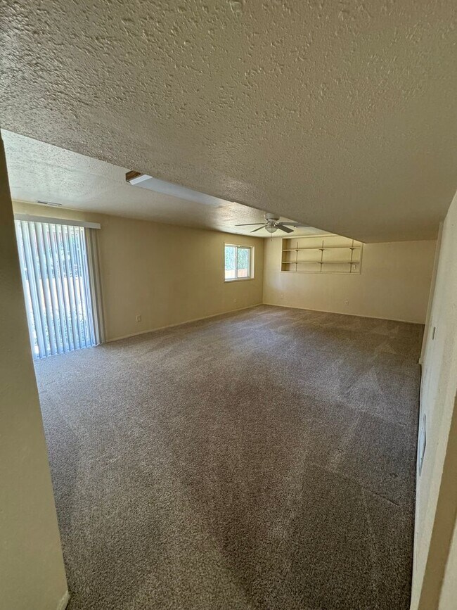 Building Photo - Charming 5 Bed 3 Bath House
