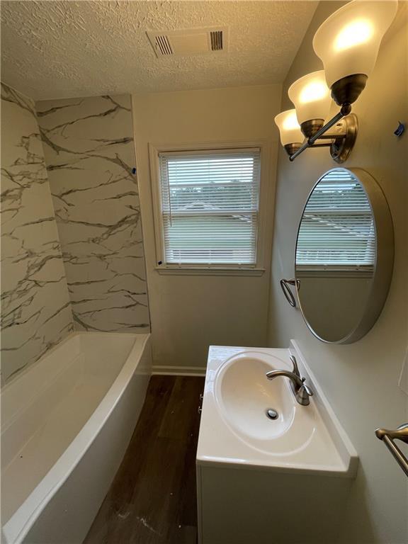 Building Photo - 418 E Northwoods Dr