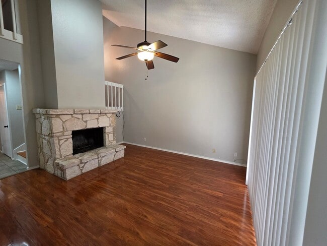 Building Photo - Hidden Creek Townhouse