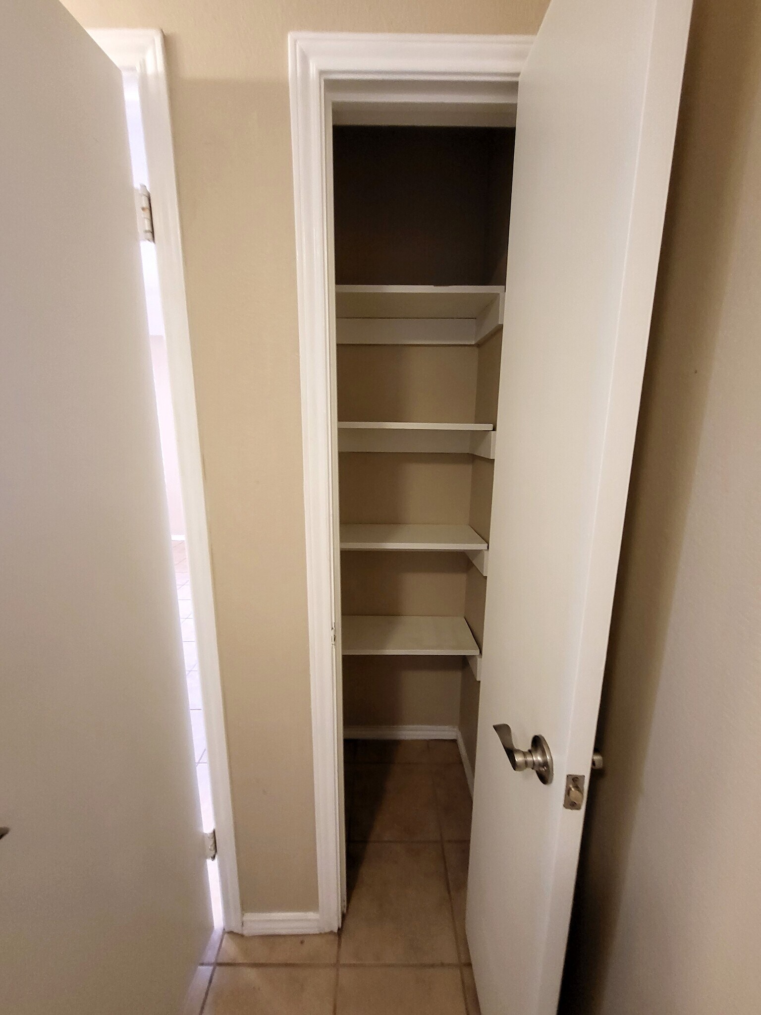 Building Photo - 2401 S Jackson Rd