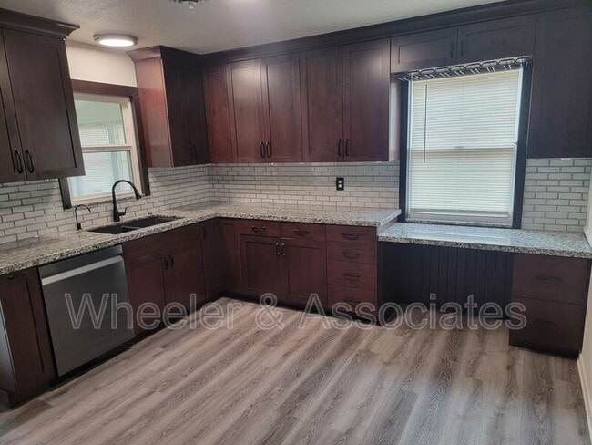 Building Photo - 1415 23rd St