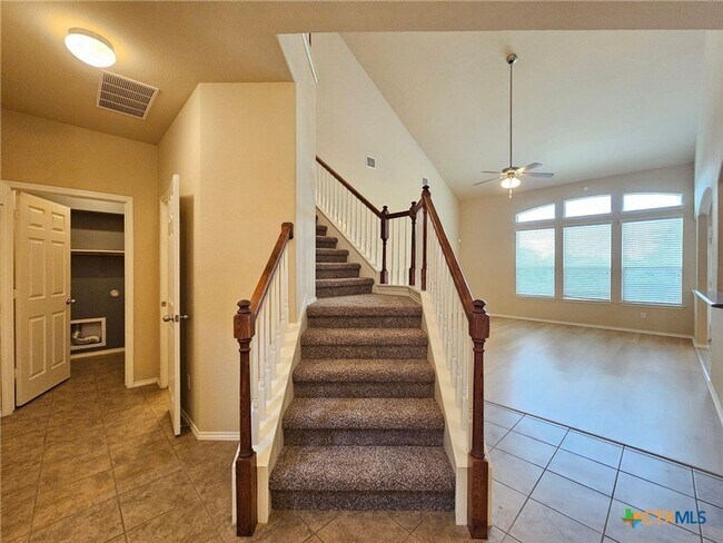 Building Photo - 7112 Cokui Dr