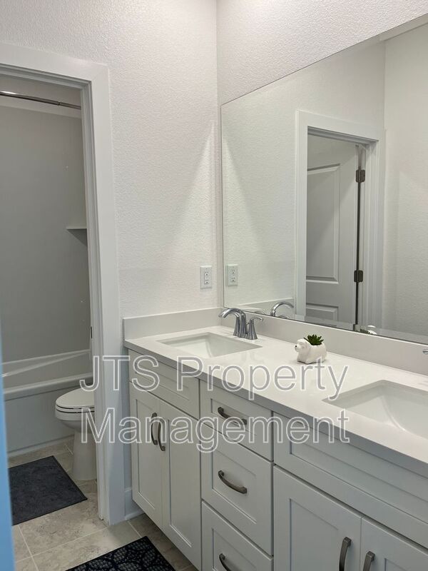 Building Photo - 4070 Monterey Grv