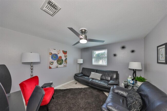 Building Photo - 6025 Florida Cir S