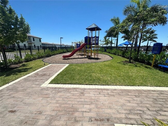 Building Photo - 315 NE 208th Terrace