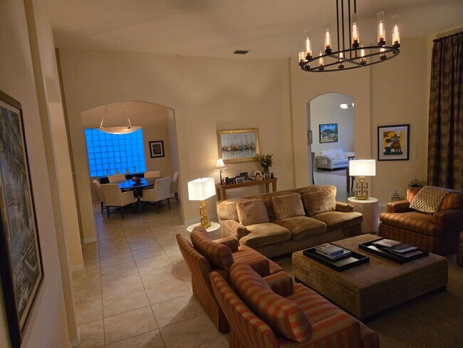 Building Photo - 180 Sedona Way