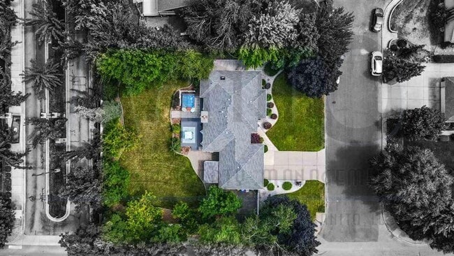 Building Photo - Spacious South Hill Rancher