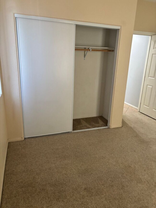 Building Photo - Wonderful single story rental in the heart of Summerlin
