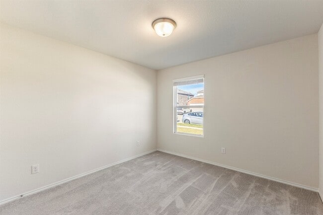 Building Photo - 10112 Falkland Rd