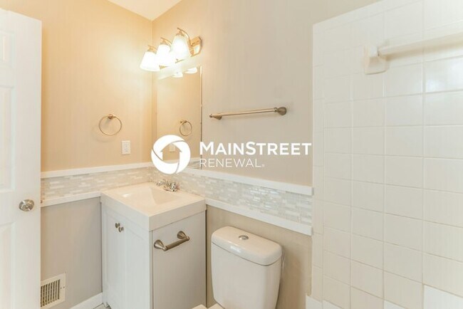 Building Photo - 3 Bedroom Pet-Friendly Home in Louisville,...