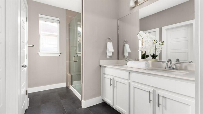 Building Photo - 5910 Swayden Ln