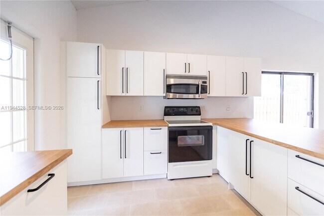 Building Photo - 8775 SW 57th St