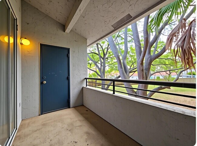 Building Photo - 631 Lyons Rd