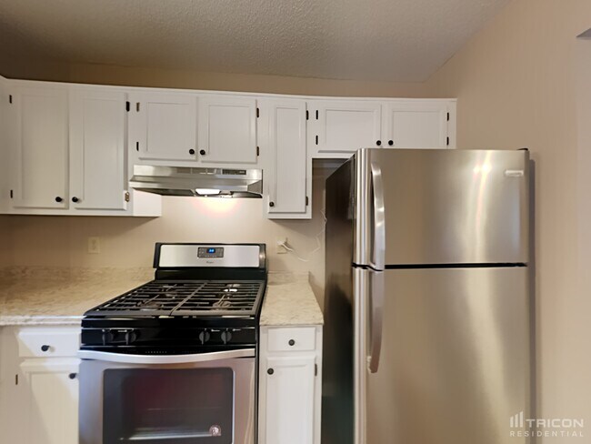 Building Photo - 1684 Watercrest Cir