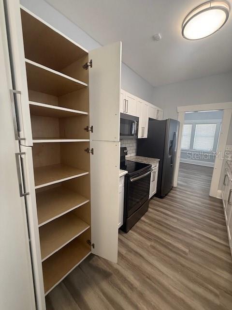 Building Photo - 208 N Tampania Ave